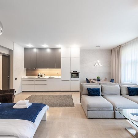New Luxury Apt With Ac&Parking In The Center Of Prague Apartment Exterior photo