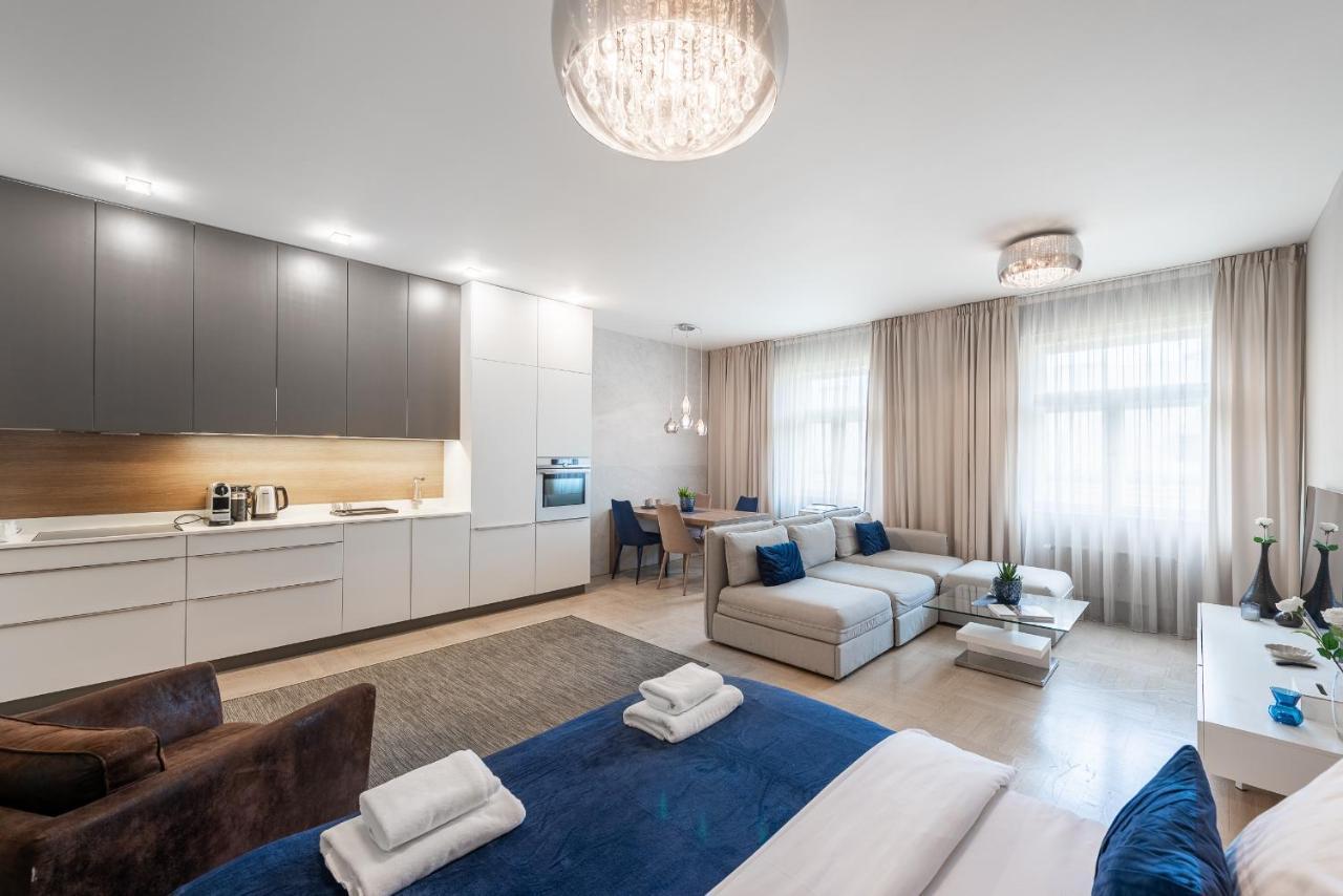 New Luxury Apt With Ac&Parking In The Center Of Prague Apartment Exterior photo