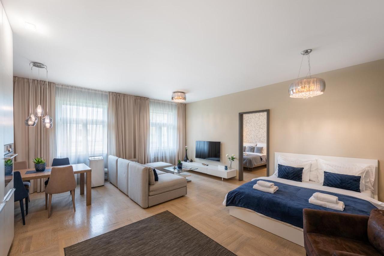 New Luxury Apt With Ac&Parking In The Center Of Prague Apartment Exterior photo