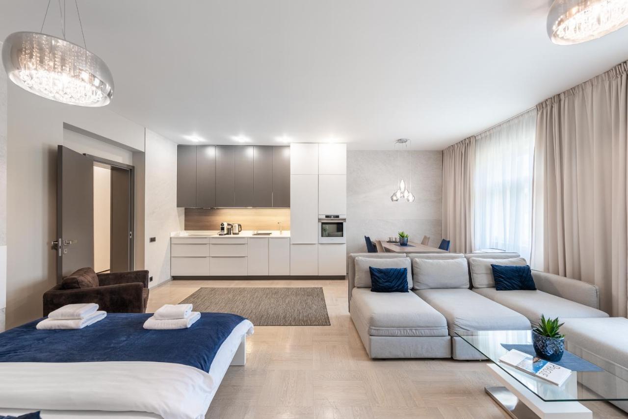 New Luxury Apt With Ac&Parking In The Center Of Prague Apartment Exterior photo