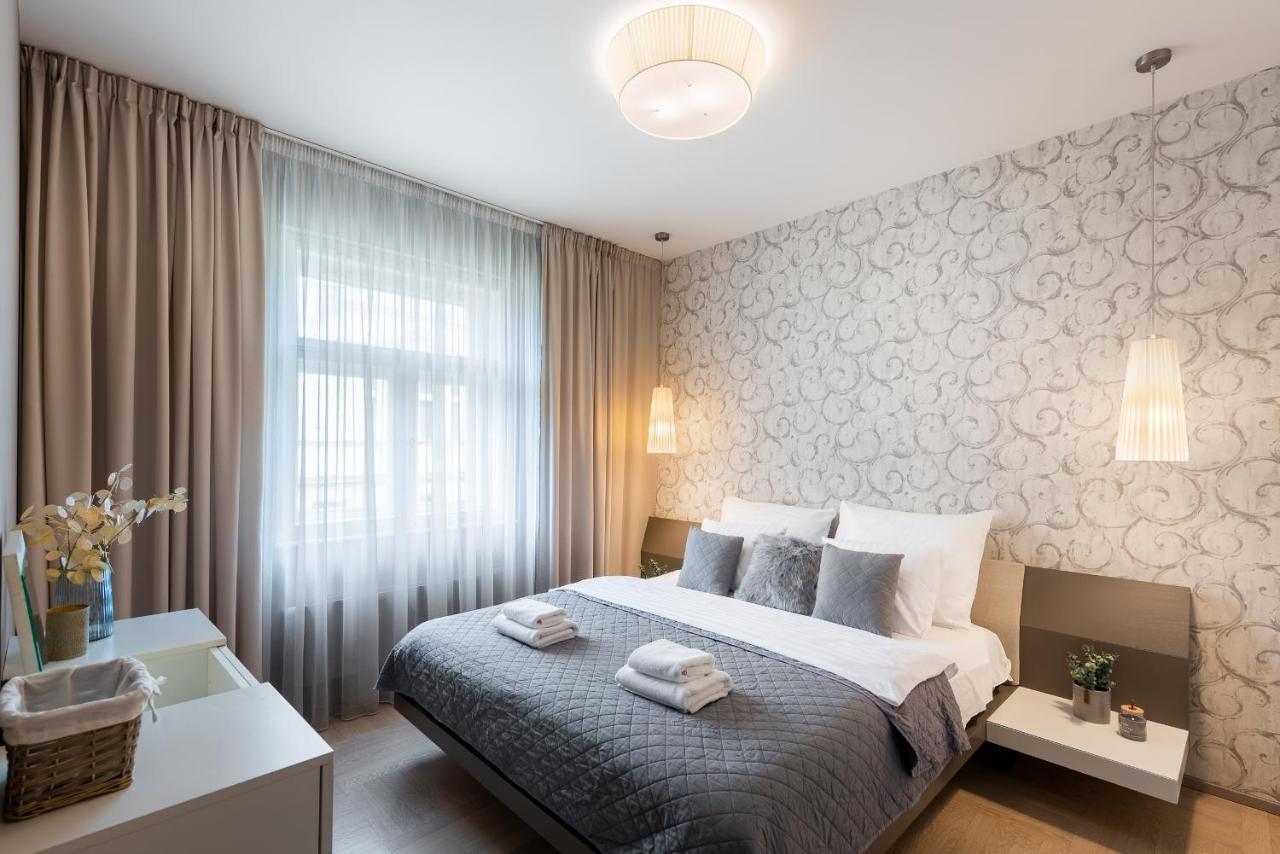 New Luxury Apt With Ac&Parking In The Center Of Prague Apartment Exterior photo