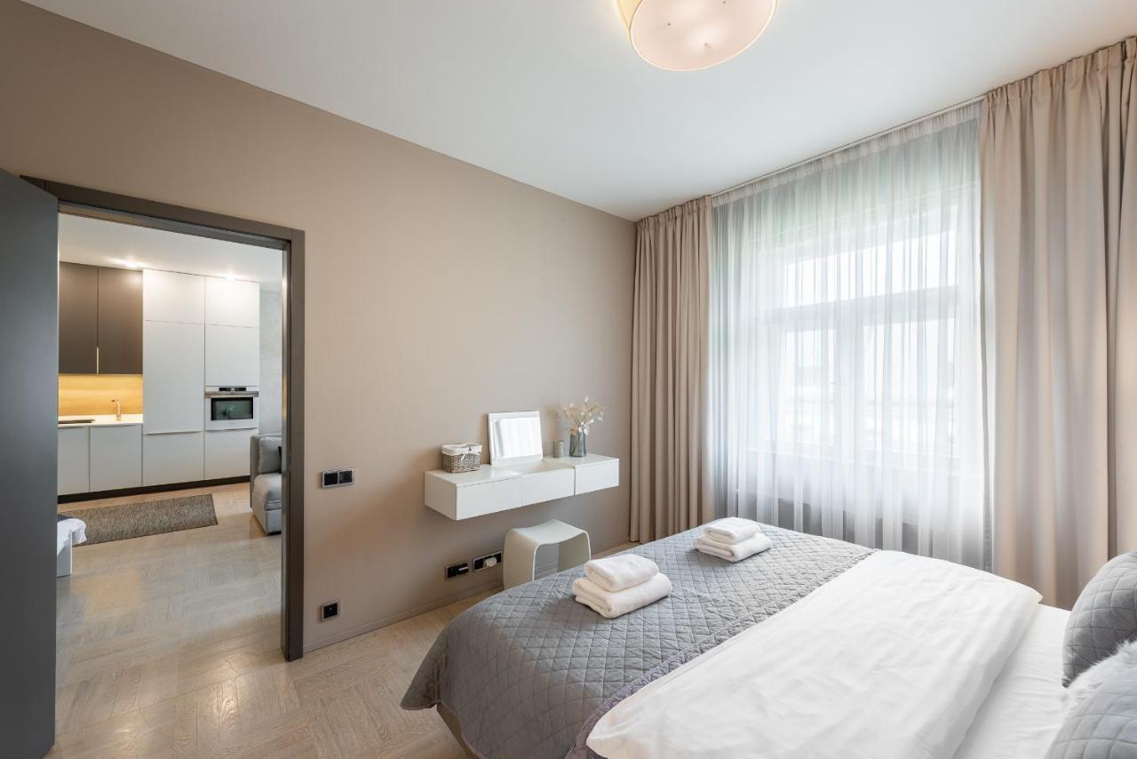 New Luxury Apt With Ac&Parking In The Center Of Prague Apartment Exterior photo