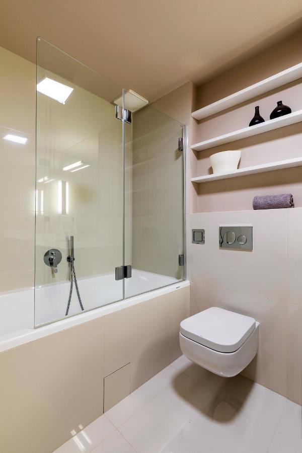 New Luxury Apt With Ac&Parking In The Center Of Prague Apartment Exterior photo